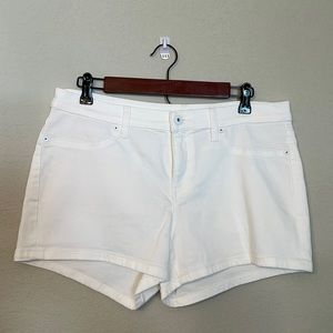 Lila Ryan white stretchy jeans shorts